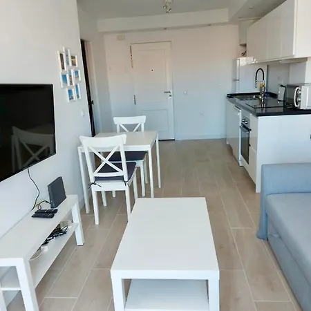 아파트 Surfers Nest